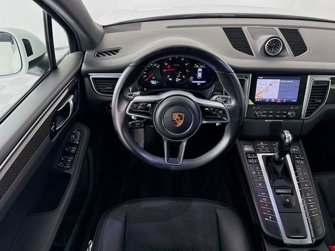 Certified 2018 Porsche Macan AWD/4WD image 24