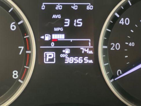 Used 2022 Nissan Kicks S image 22