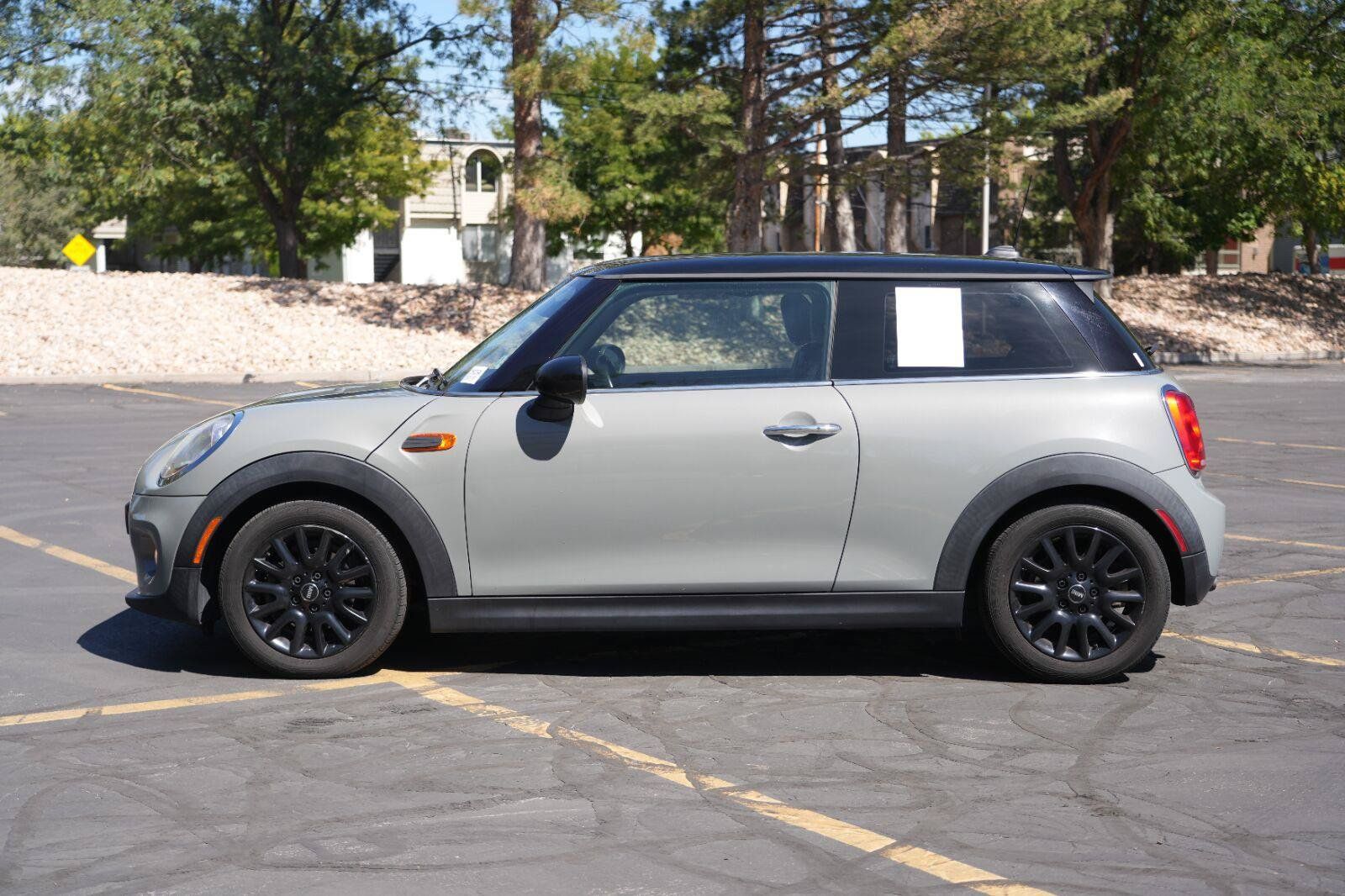 Used 2017 MINI Cooper 2-Door Hardtop FWD image 2