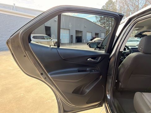 Used 2020 Chevrolet Equinox LT image 22