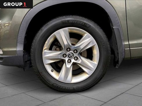 Used 2016 Toyota Highlander Limited Platinum image 10