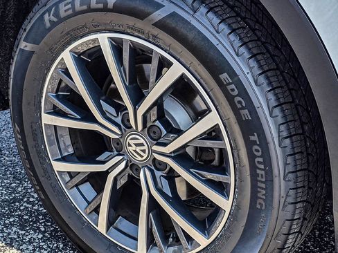 Used 2019 Volkswagen Tiguan SE AWD/4WD image 9