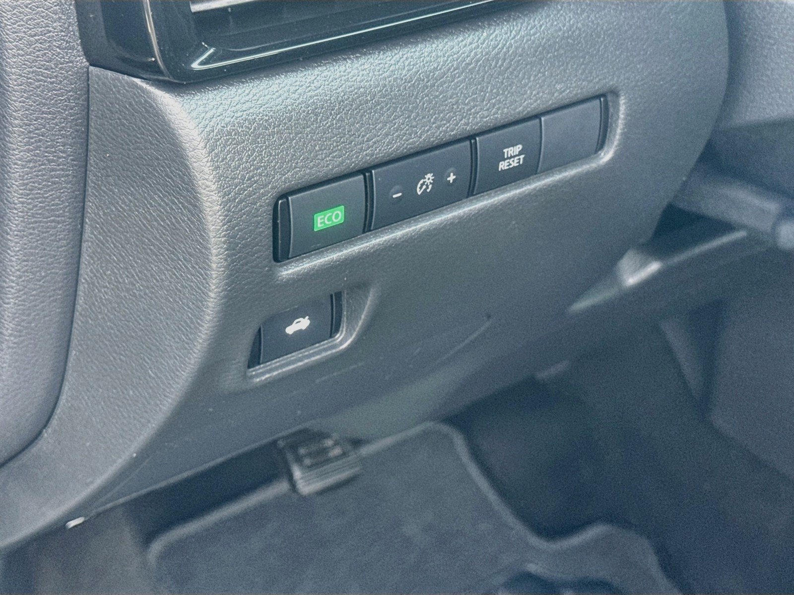 Used 2022 Nissan Sentra SR w/ Electronics Package FWD image 10