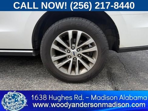 Used 2018 Ford Expedition Limited w/ Equipment Group 301A AWD/4WD image 7