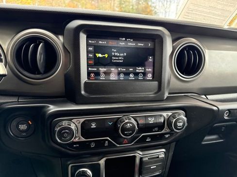 Used 2022 Jeep Wrangler Sport image 26