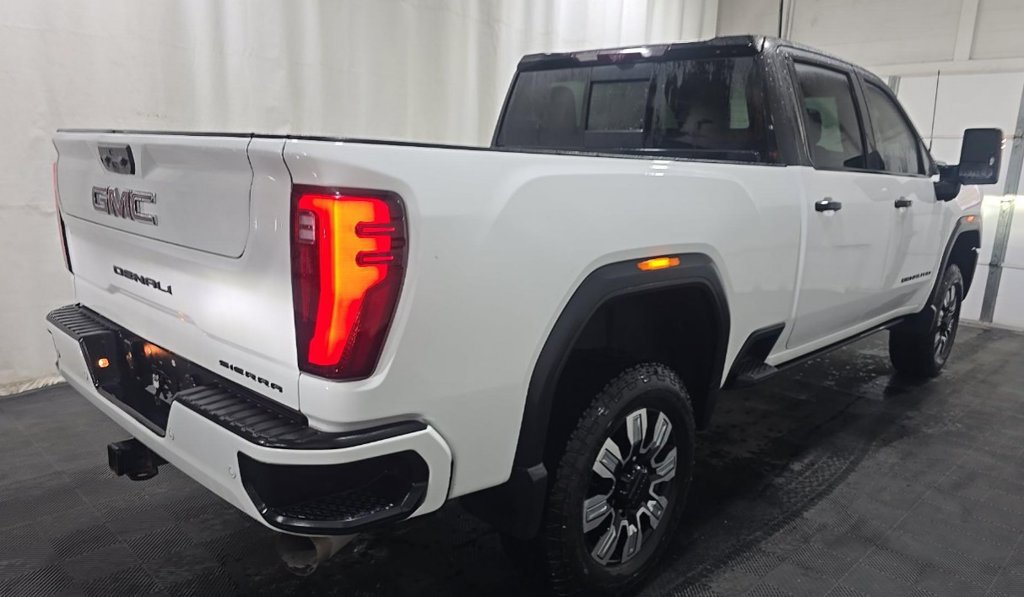 Used 2024 GMC Sierra 2500 Denali w/ Denali Reserve Package AWD/4WD image 3
