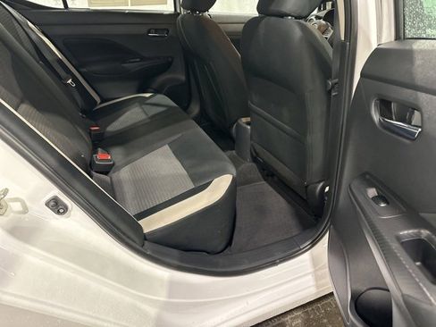 Used 2021 Nissan Versa SV image 12