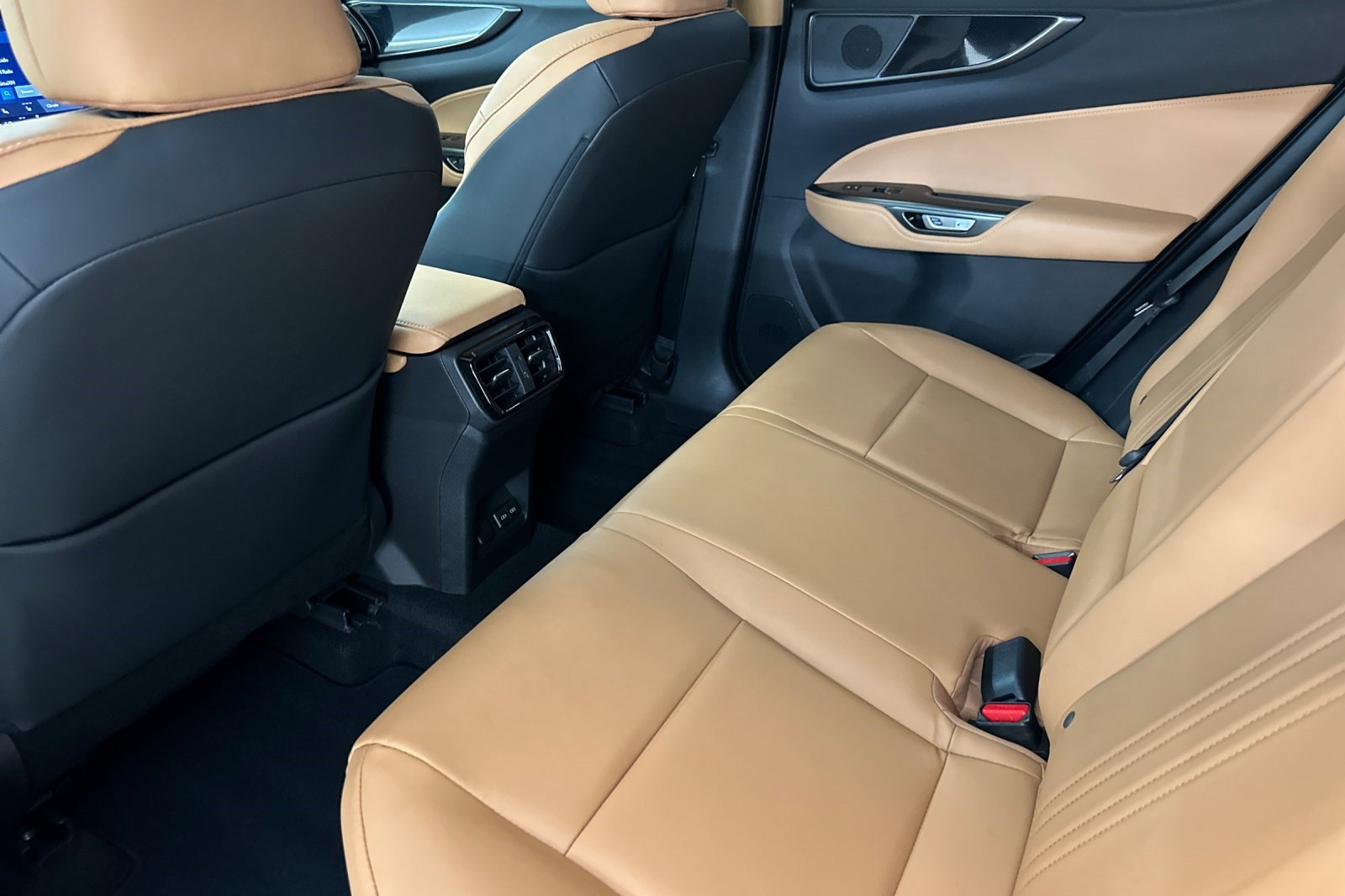 Used 2024 Lexus NX 250 FWD w/ Cold Area Package image 27
