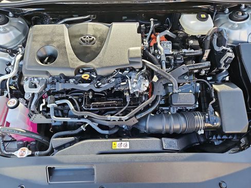 Used 2025 Toyota Camry LE image 16