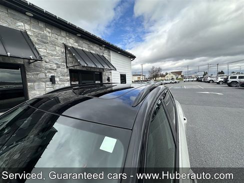 Used 2025 Volkswagen Tiguan SE R-Line image 15