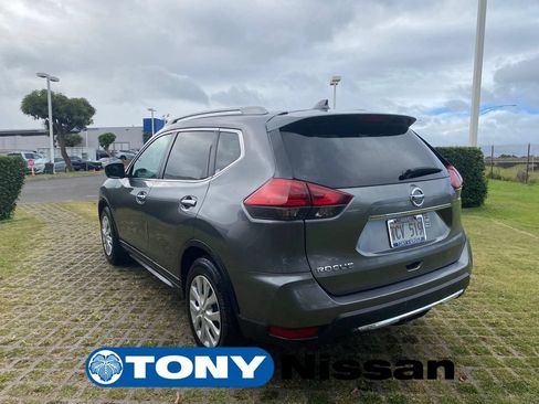 Used 2017 Nissan Rogue S w/ S Appearance Package FWD image 5