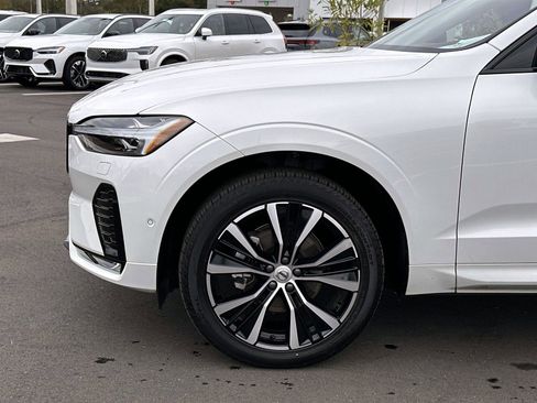 Certified 2025 Volvo XC60 B5 Plus image 10