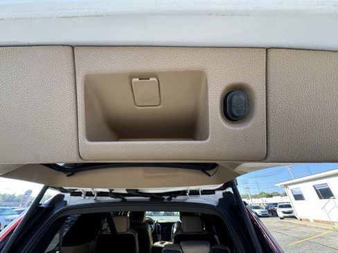 Used 2018 Cadillac Escalade Platinum image 13