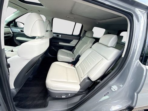 Used 2025 Hyundai Santa Fe Calligraphy FWD image 27