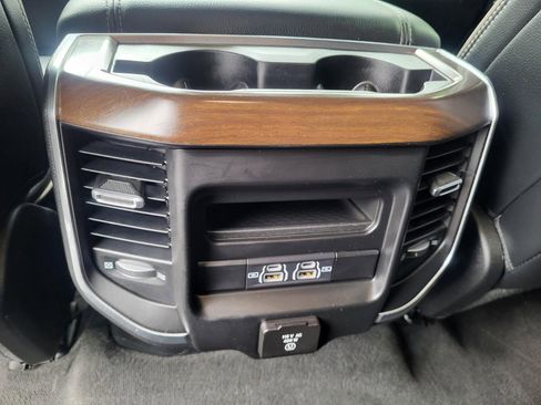 Used 2022 RAM 1500 Laramie AWD/4WD image 17