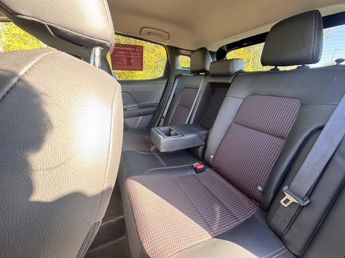 Certified 2025 Nissan Kicks SR image 21