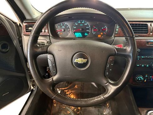 Used 2011 Chevrolet Impala LT w/ Luxury Edition Package FWD image 15