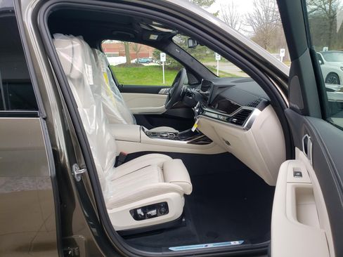 New 2027 BMW X7 xDrive40i AWD/4WD image 17