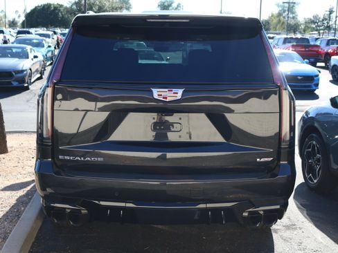 Used 2024 Cadillac Escalade ESV V w/ Heavy-Duty Trailer Package image 6