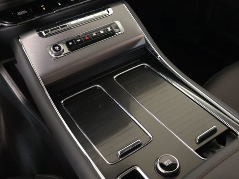 New 2026 Lincoln Aviator AWD image 8
