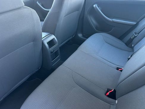 Used 2015 Volkswagen Jetta SE image 9