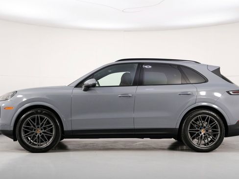 Used 2024 Porsche Cayenne image 9
