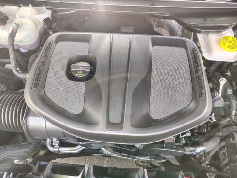 Certified 2025 RAM 1500 Big Horn AWD/4WD image 14