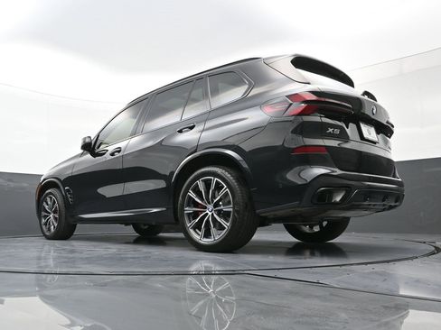 Used 2026 BMW X5 xDrive40i w/ M Sport Package image 28