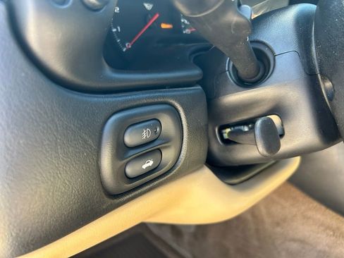 Used 1998 Chevrolet Corvette Convertible w/ Performance Handling Pkg image 36