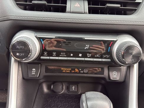 Used 2021 Toyota RAV4 XLE image 34