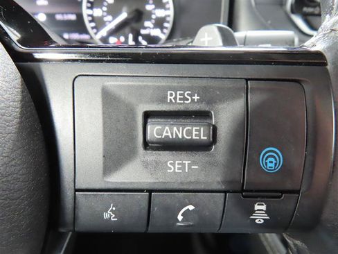 Used 2023 Nissan Rogue SL AWD/4WD image 22