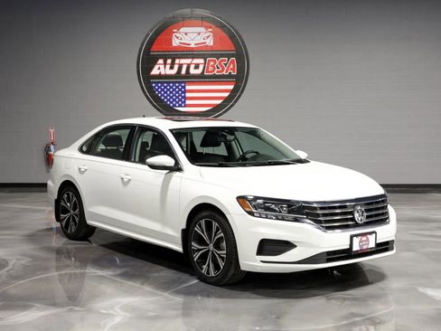 Used 2021 Volkswagen Passat 2.0T SE FWD image 1