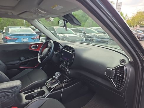 Used 2023 Kia Soul GT-Line w/ GT-Line Technology Package image 7