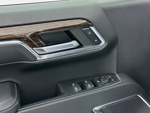 Used 2024 GMC Sierra 1500 Elevation w/ LPO, Elevation Black Package image 15