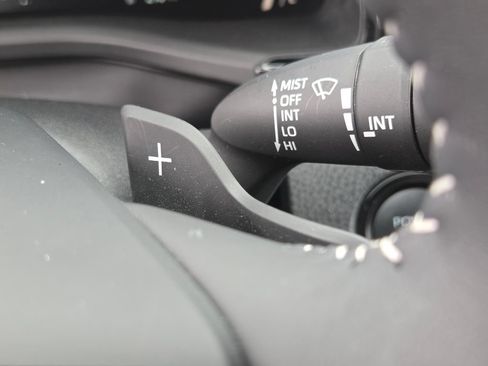 Used 2025 Toyota Camry SE FWD image 15