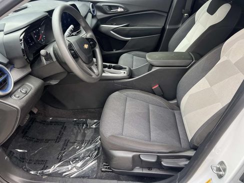Used 2024 Chevrolet Trax LS w/ LS Convenience Package FWD image 14