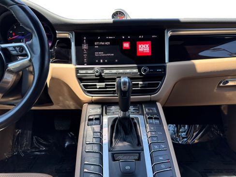 Used 2020 Porsche Macan AWD/4WD image 11