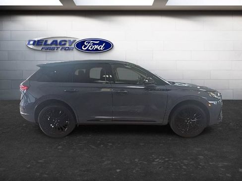 Used 2024 Lincoln Corsair AWD w/ Equipment Group 101A image 8