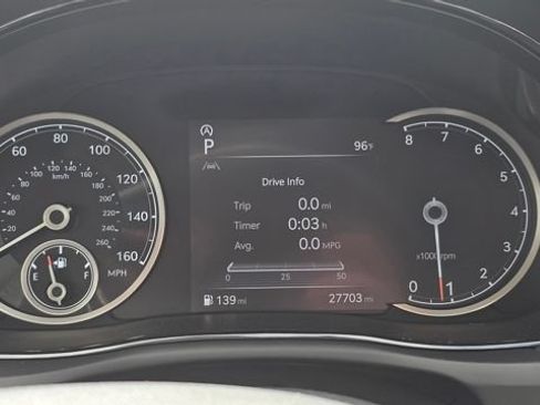 Used 2025 Genesis GV70 2.5T AWD/4WD image 11