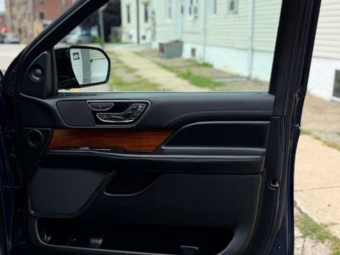 Used 2019 Lincoln Navigator L Reserve AWD/4WD image 25