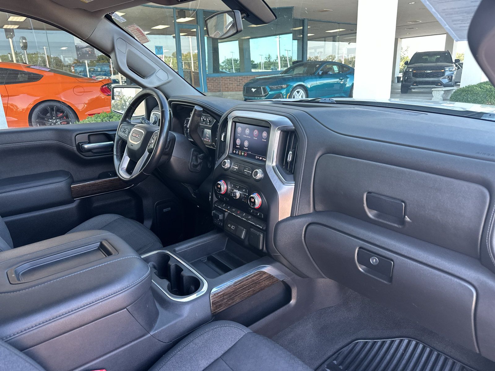 Used 2021 GMC Sierra 1500 Elevation w/ Preferred Package AWD/4WD image 5