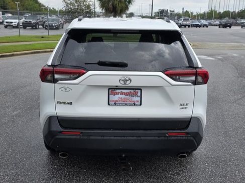 Used 2020 Toyota RAV4 XLE w/ Convenience Package AWD/4WD image 3
