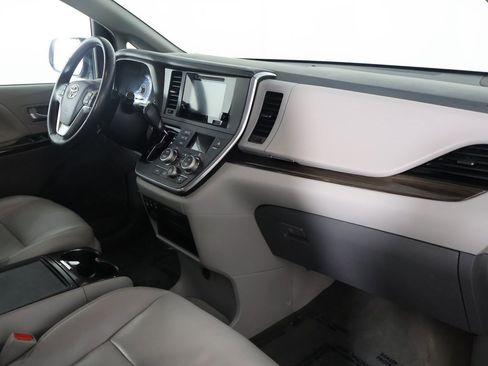 Used 2017 Toyota Sienna XLE w/ XLE Navigation Package image 23