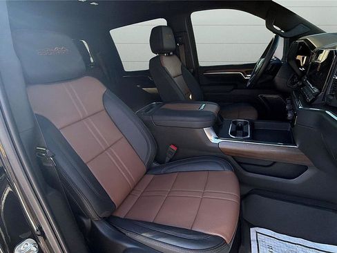 Used 2025 Chevrolet Silverado 2500 High Country w/ High Country Premium Package image 18