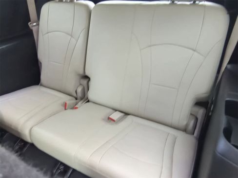 Used 2019 Buick Enclave Premium w/ Experience Buick Package image 28