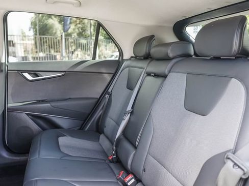 Certified 2025 Kia Niro EX FWD image 20
