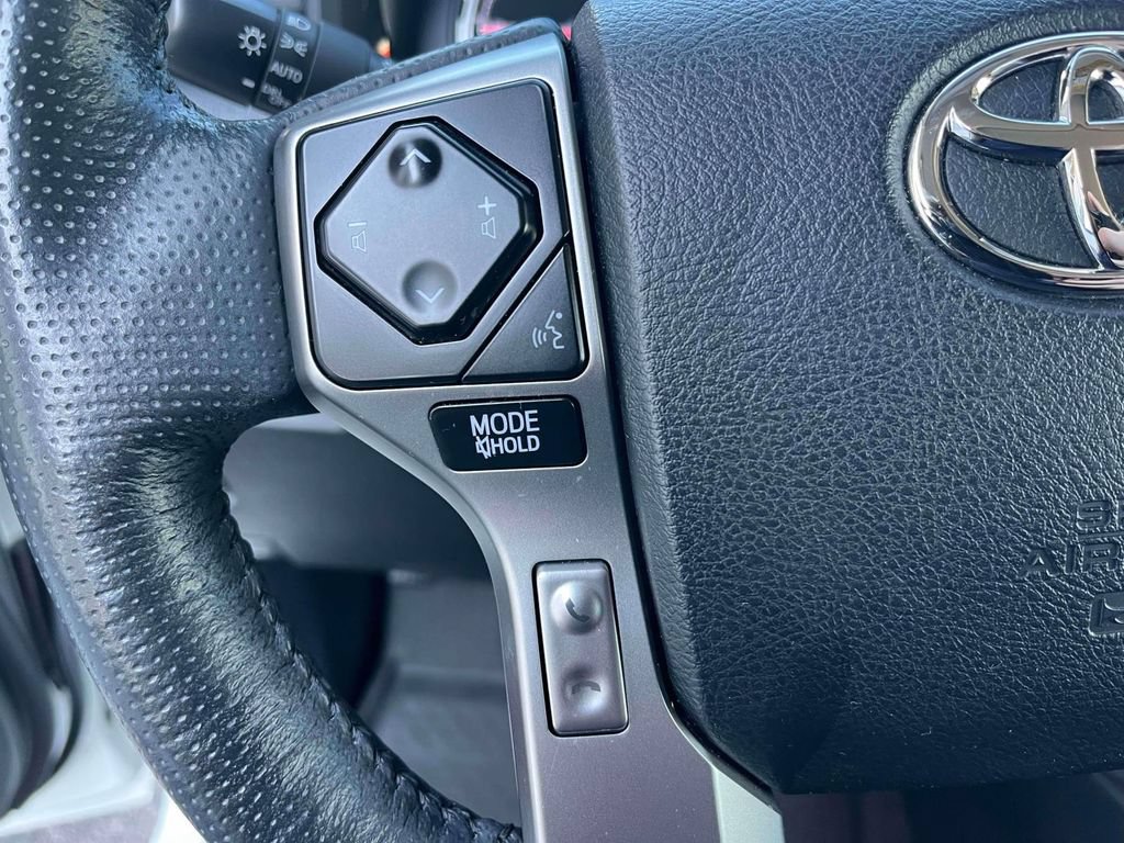 Used 2023 Toyota 4Runner Limited AWD/4WD image 29