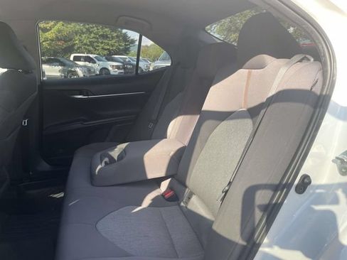 Used 2021 Toyota Camry SE FWD image 15