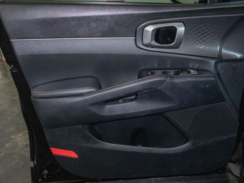 Used 2025 Kia Sorento EX image 11