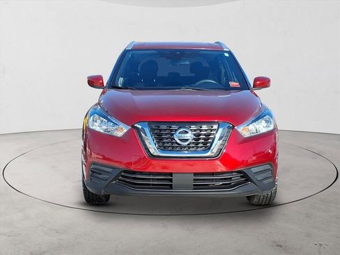 Used 2020 Nissan Kicks SV image 2